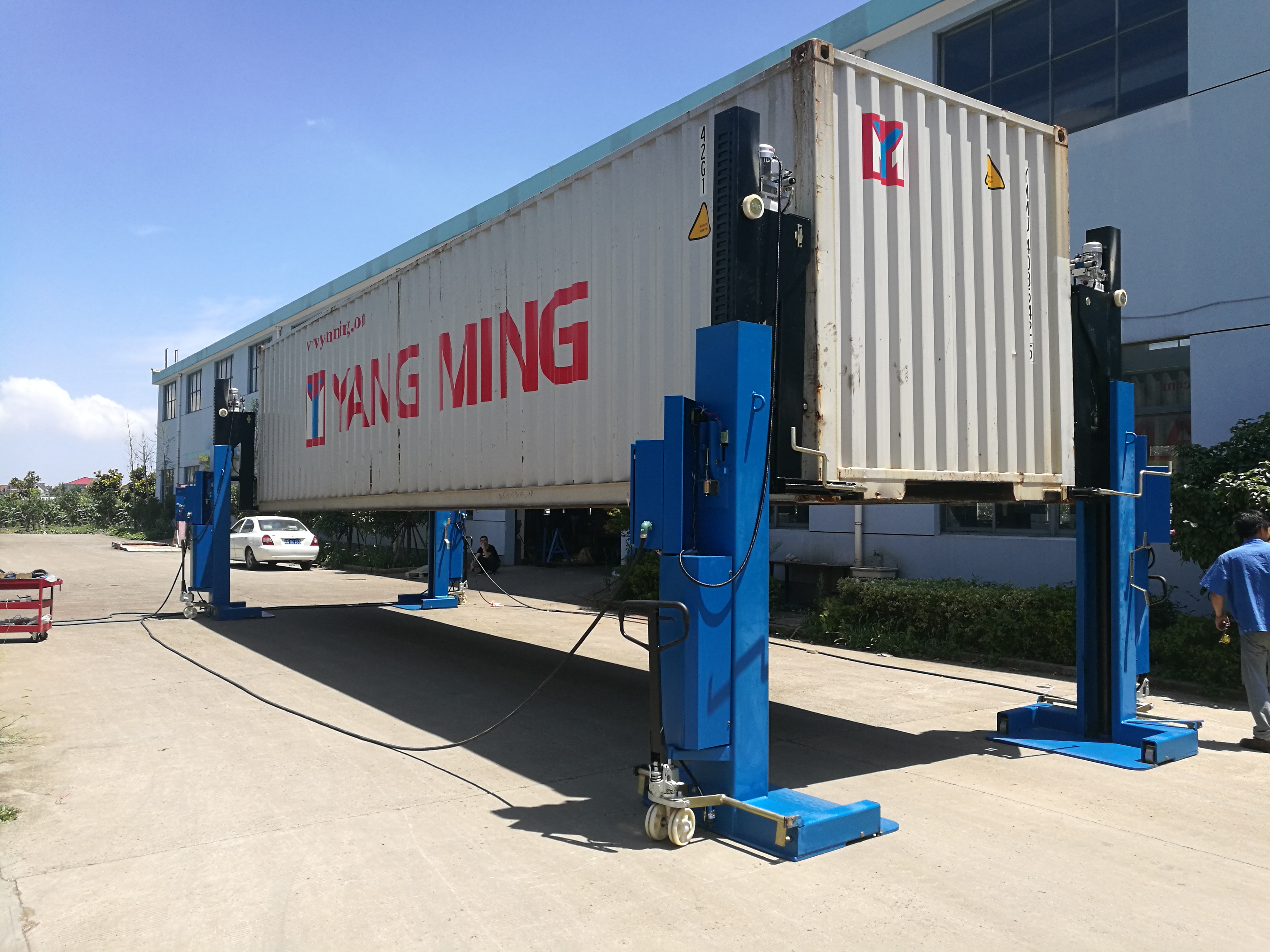 Central Unveils Revolutionary Shipping Container Lifting System for Enhanced Logistics Efficiency